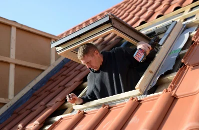 Pose de fenêtres de toit Velux à Thiénans